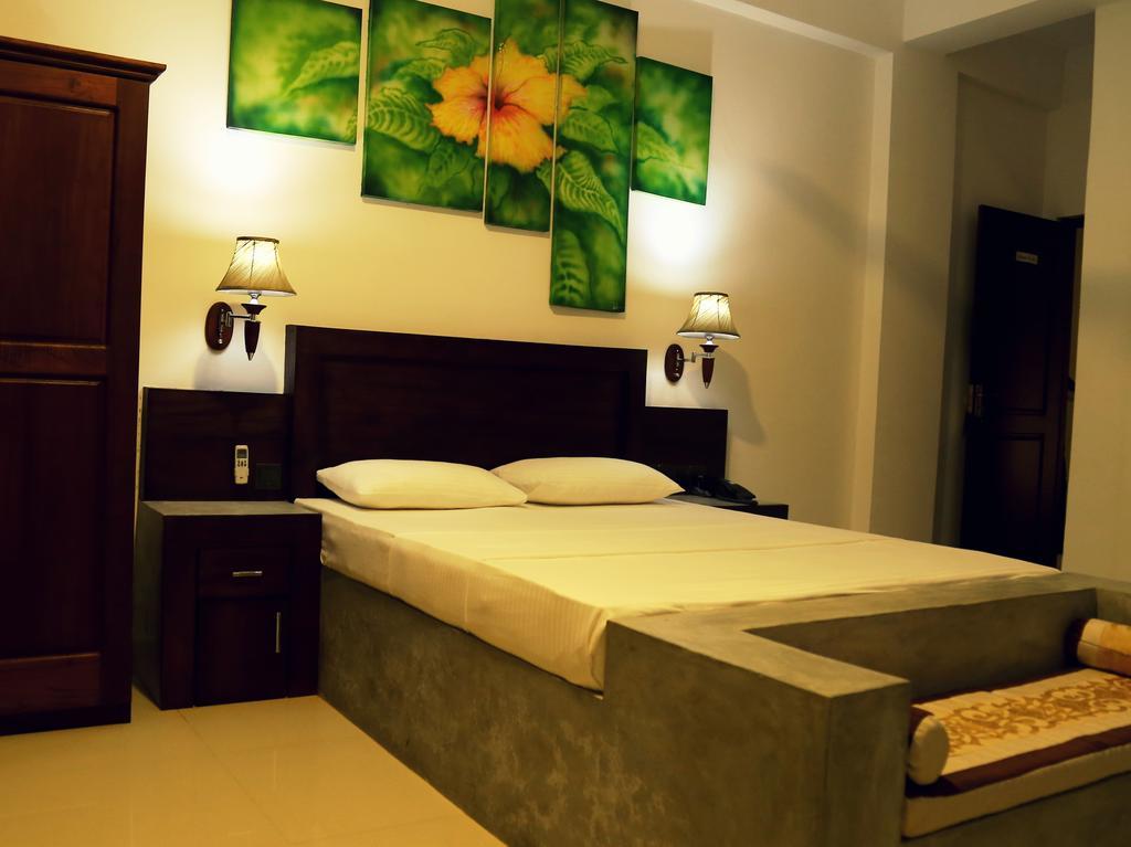 Hotel Sunrich, Kandy Hedeniya Room photo